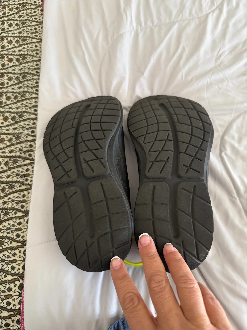 OOFOS Black Athletic Slip-On Shoes with Green Insole